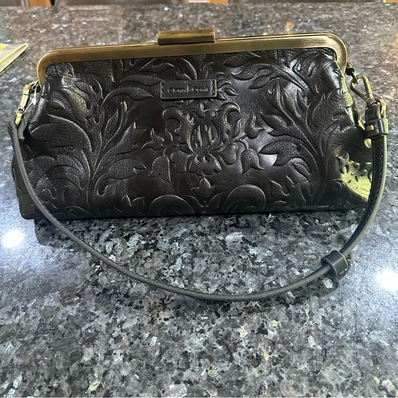 ⸻


Gianni ContiNew Embossed Leather Clutch Bag